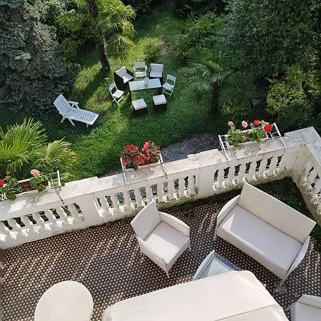 Adriana - E 4* Varese