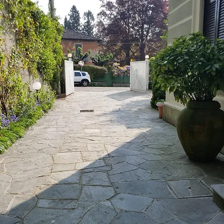 Adriana - E Varese